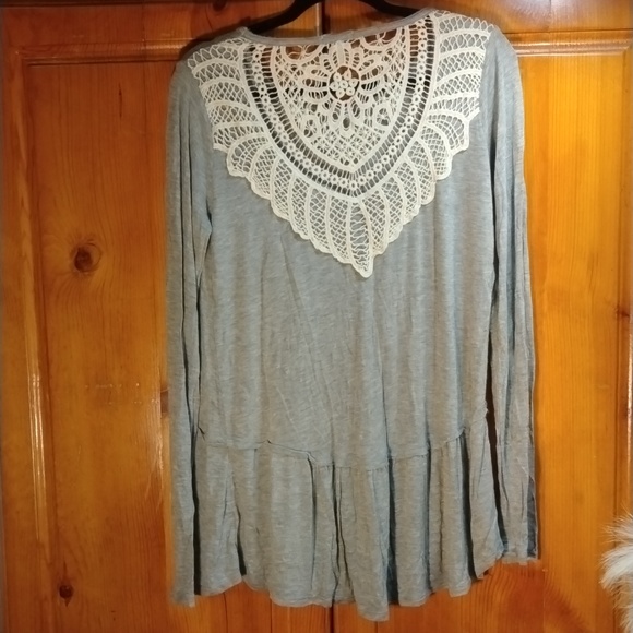 Blouse - Picture 2 of 3